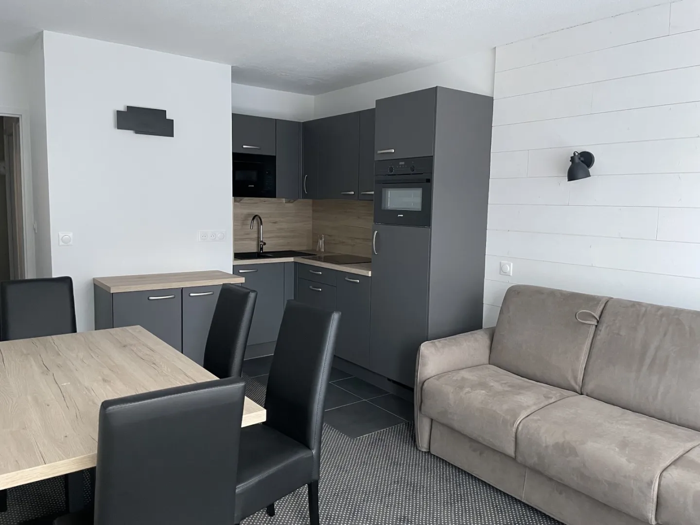 EUR215 / Studio cabine / Gourette / Gourette - Station