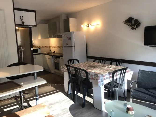 SAN037 / Studio / 6 personnes