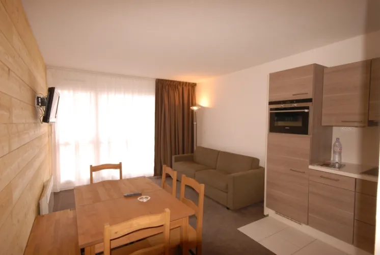 EUR808 / Studio / 6 personnes